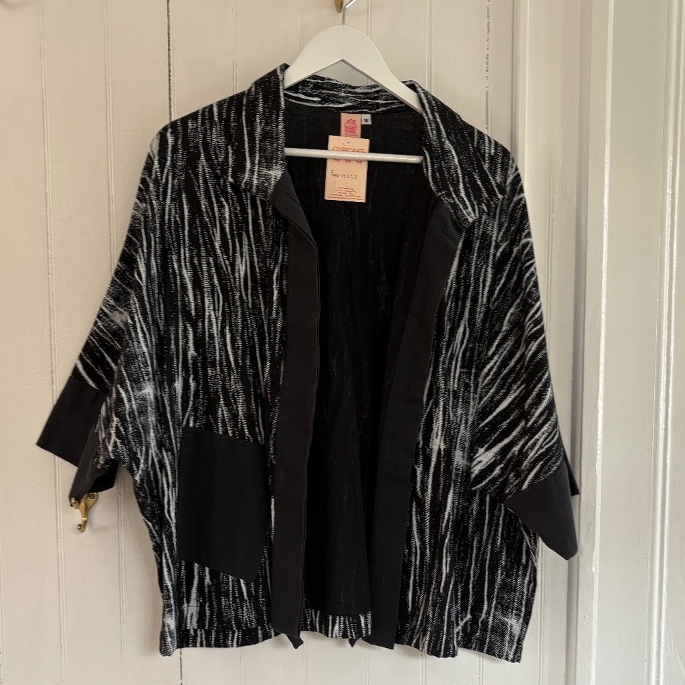 NWT Cupcake International Black & White Waterfall Kimono Jacket